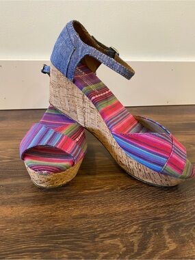 Toms multicoloured wedges